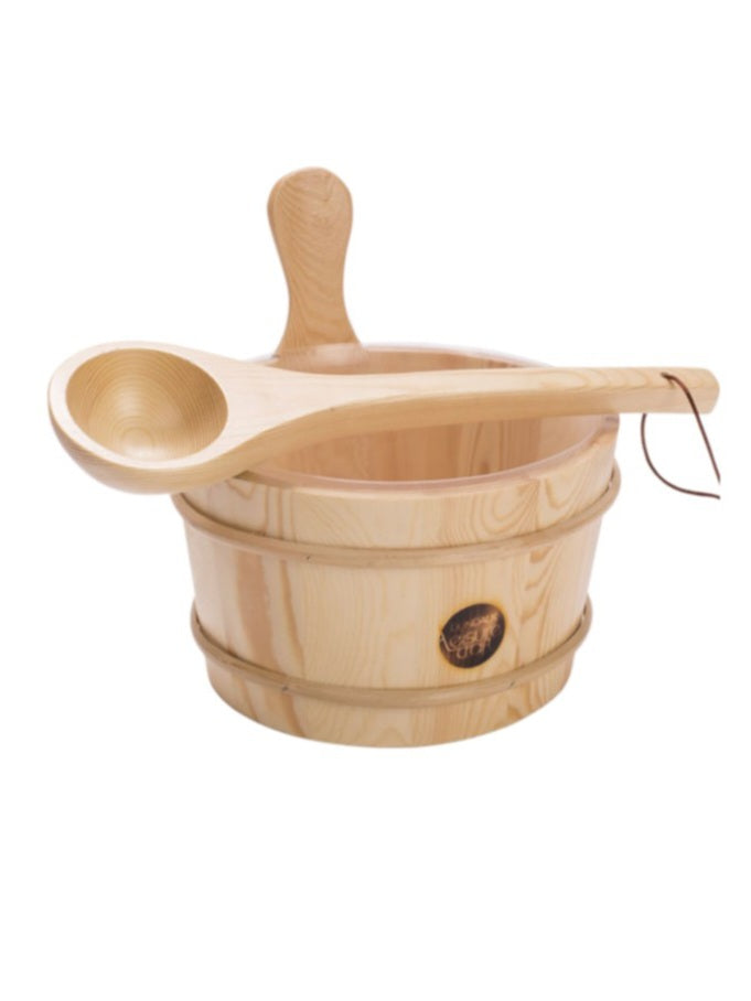 LeisureCraft Bucket with Ladle