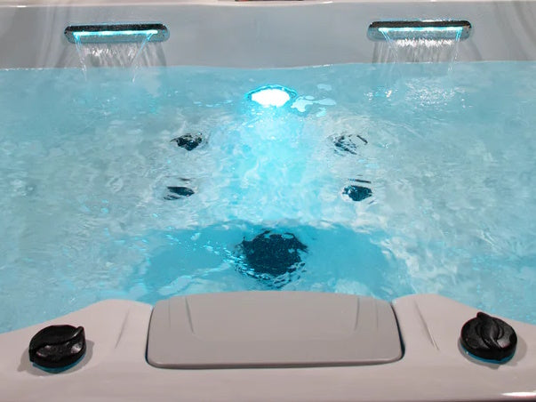 Kelowna GL 4 Person Hot Tub